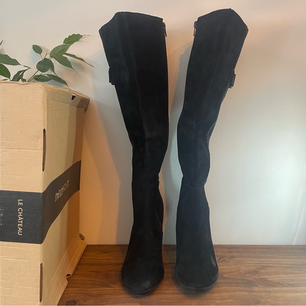 Le Chateau Elegant Black Suede Heeled Boots - Picture 5 of 16